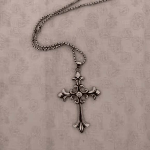 Gothic Cross Pendant Necklace | Vintage-Inspired Statement Piece - Picture 1 of 2
